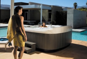 jacuzzi przy basenie