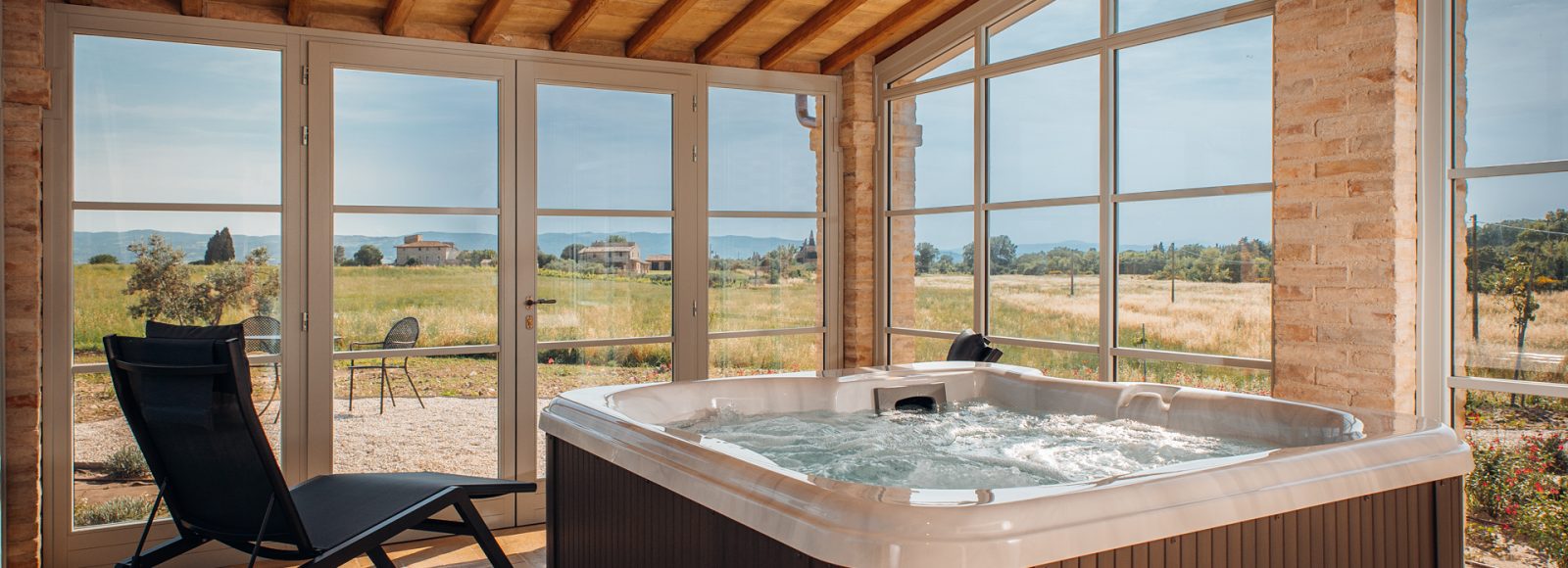 Wanna-SPA-ogrodowy-basen-caloroczny-Jacuzzi