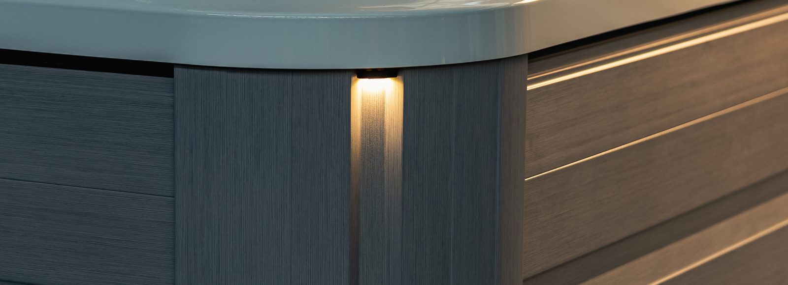 Wanna-SPA-oświetlwnie narożników caloroczny-Jacuzzi