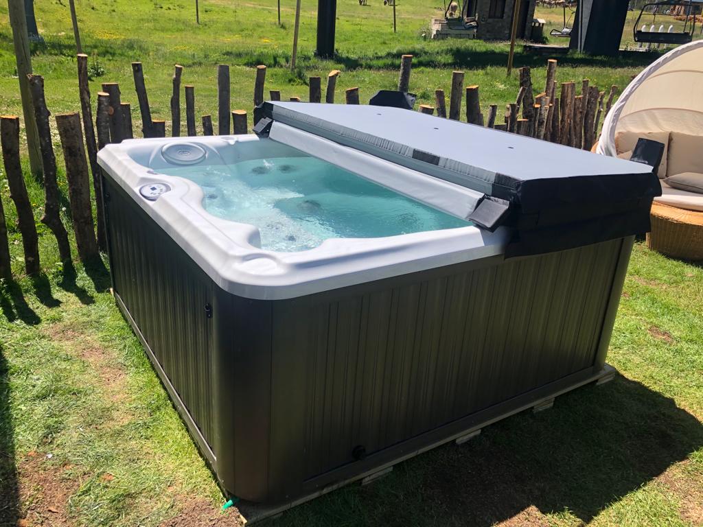 Wanna SPA ogrodowy basen całoroczny Jacuzzi J235 HERBEC_2 Wanna-SPA-ogrodowy-basen-caloroczny-Jacuzzi