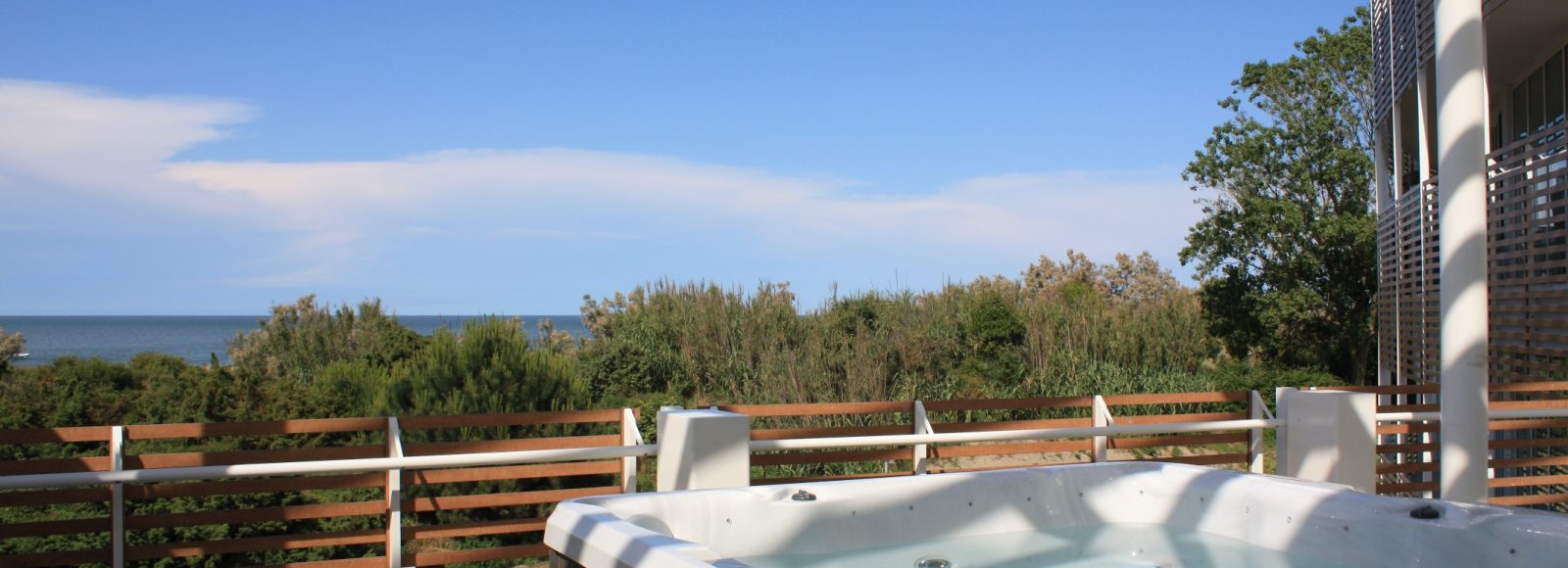 Wanna-SPA-ogrodowy-basen-caloroczny-Jacuzzi