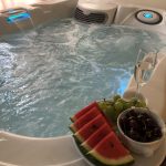 Owoce przy jacuzzi i drinki Oryginalne jacuzzi J315