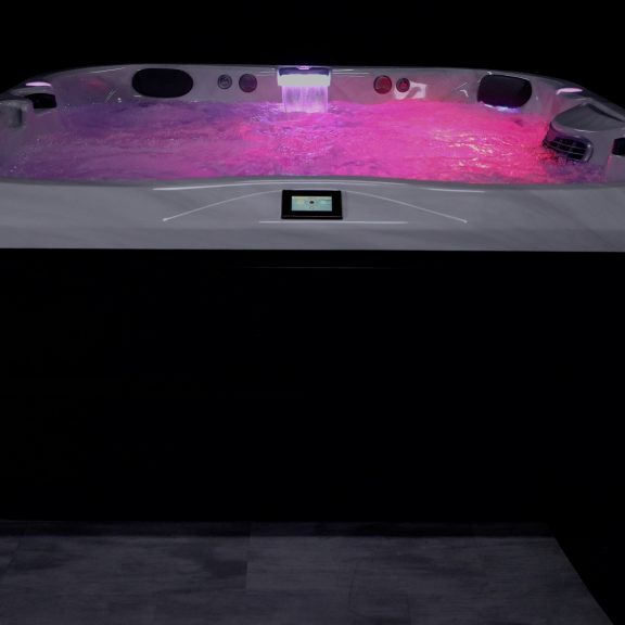 Jacuzzi_z_podświetleniem_i_wodospadem_J3_J-375-Front-Dark Jacuzzi_z_podświetleniem_i_wodospadem_J3_J-375-Front-Dark