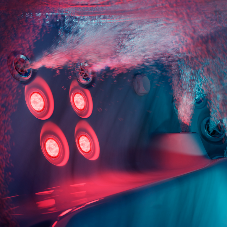 Najlepsza Wanna SPA na rynku - J5 Jacuzzi HERBEC Detale Oświetlenie, Kaskada wodna, Ogrodowe SPA Jacuzzi_J509_Platinum_Detail_IR_Underwater_01_SRGB
